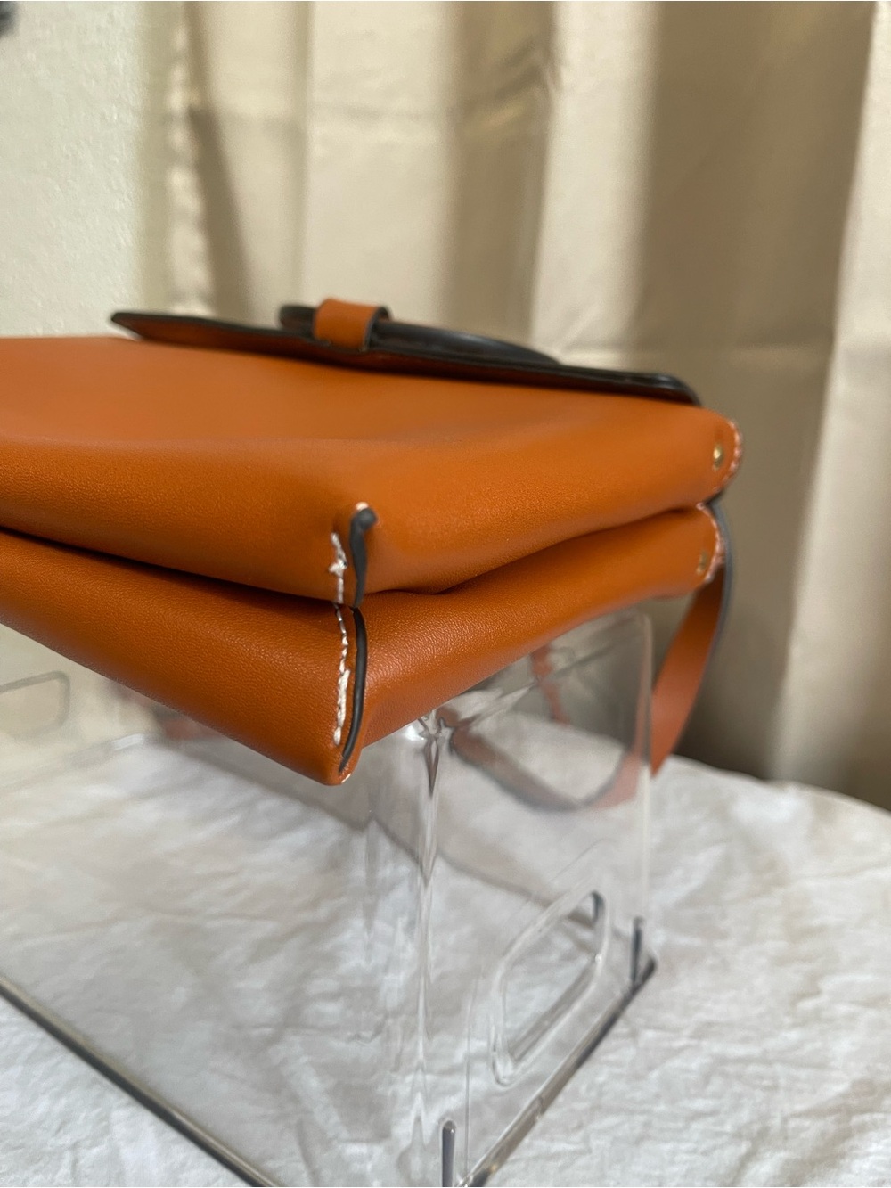 Tory Burch Miller Cognac/Maple Smooth Leather Logo Flap Crossbody NWOT. RARE. - Picture 6 of 11